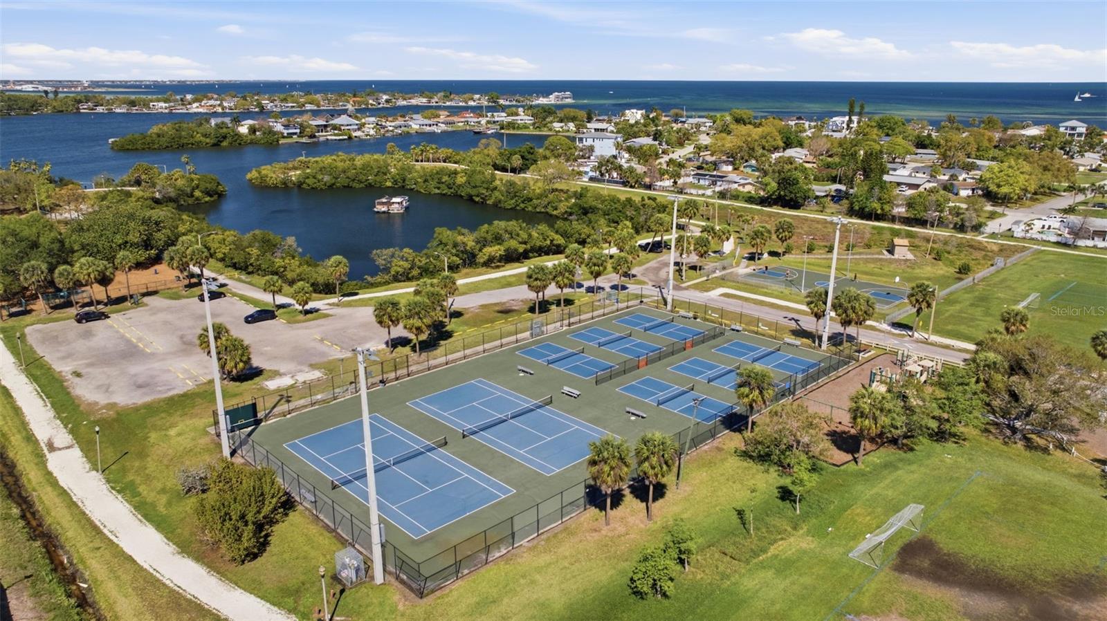 COQUINA KEY TWNHMS - Residential