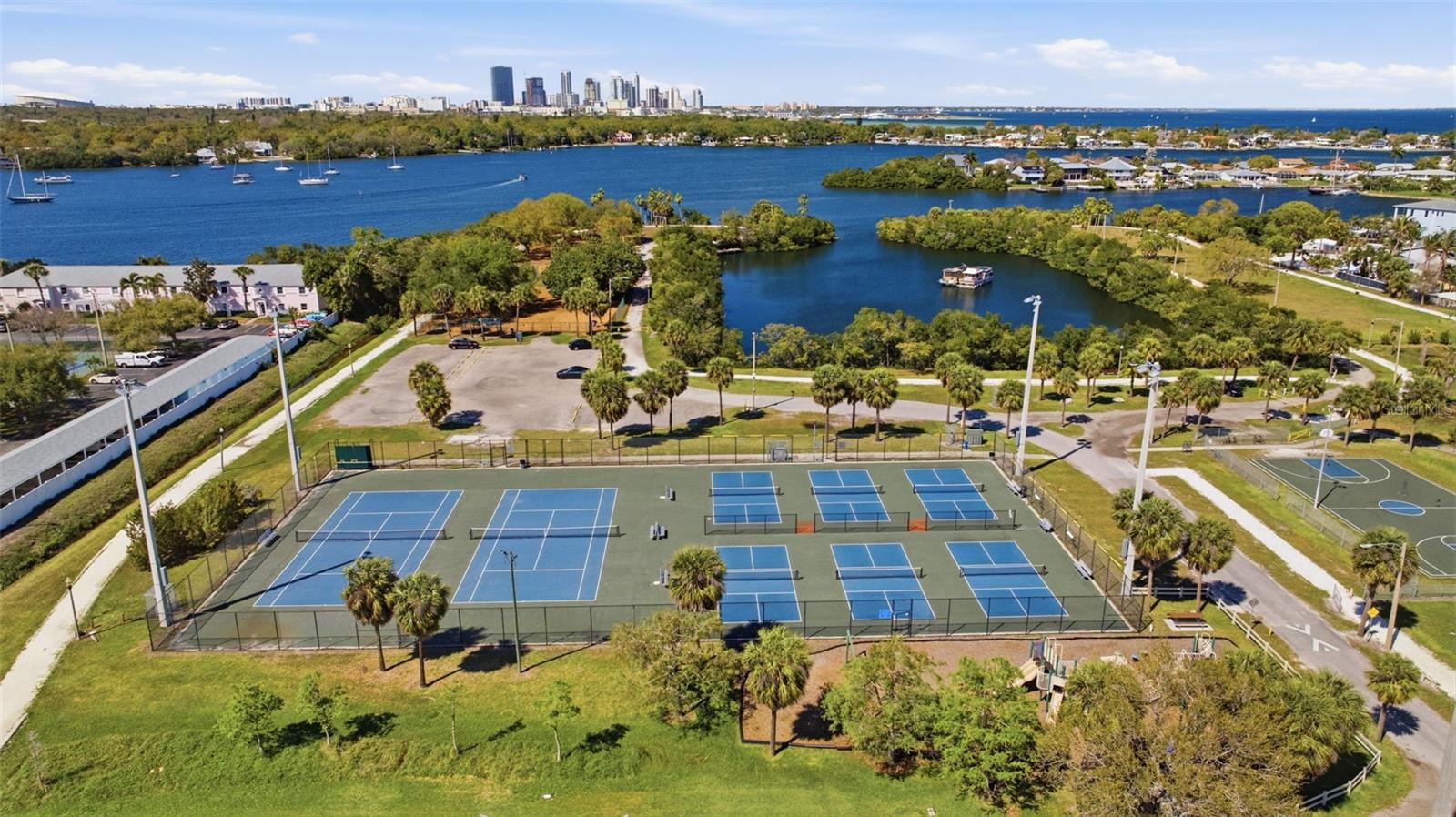 COQUINA KEY TWNHMS - Residential