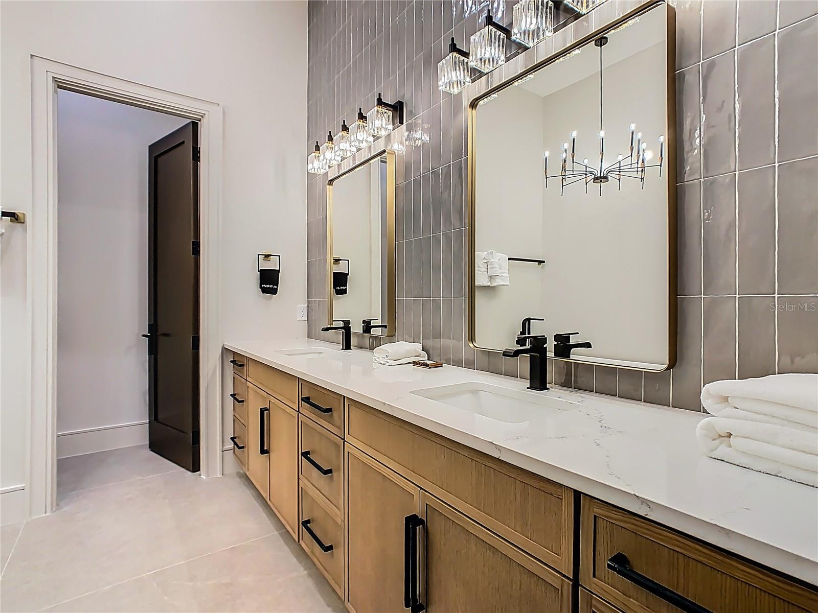 REUNION WEST VLGS NORTH - Residential