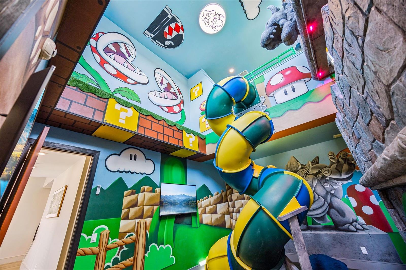 REUNION WEST VLGS NORTH - Residential