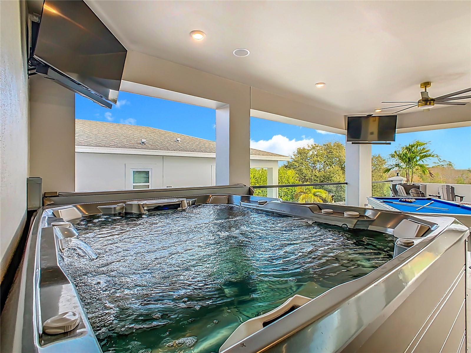 REUNION WEST VLGS NORTH - Residential