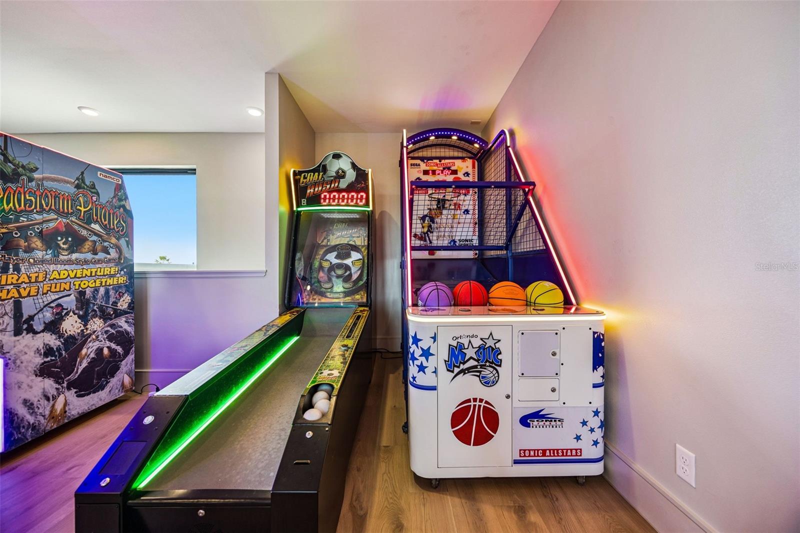 REUNION WEST VLGS NORTH - Residential