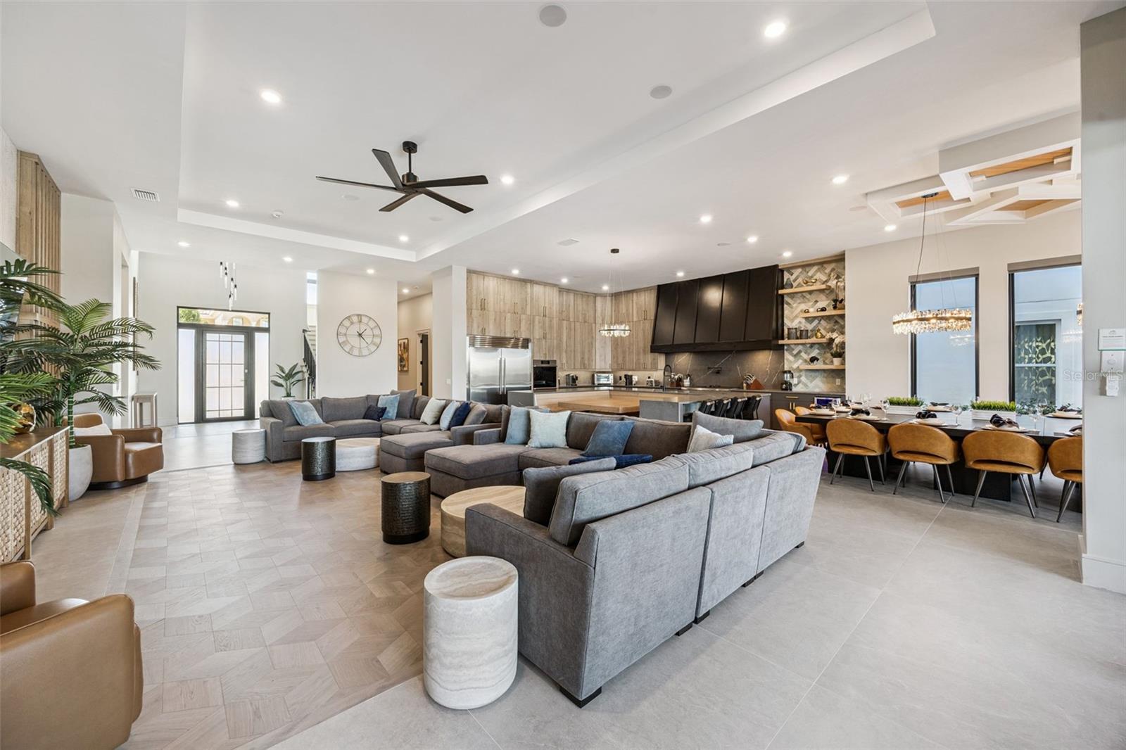 REUNION WEST VLGS NORTH - Residential