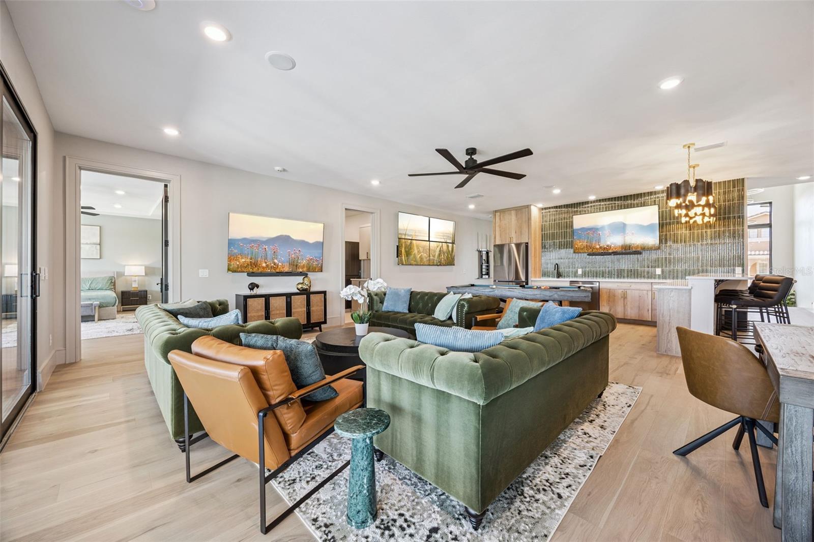 REUNION WEST VLGS NORTH - Residential