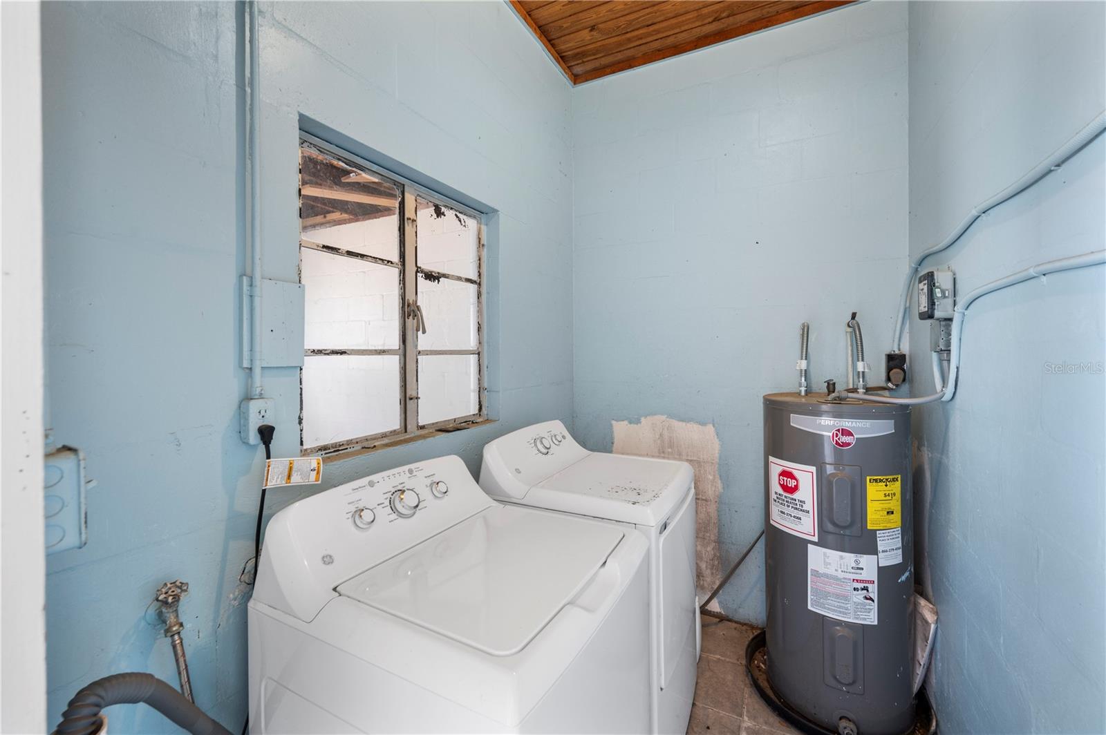 ARIANA HILLS - Residential