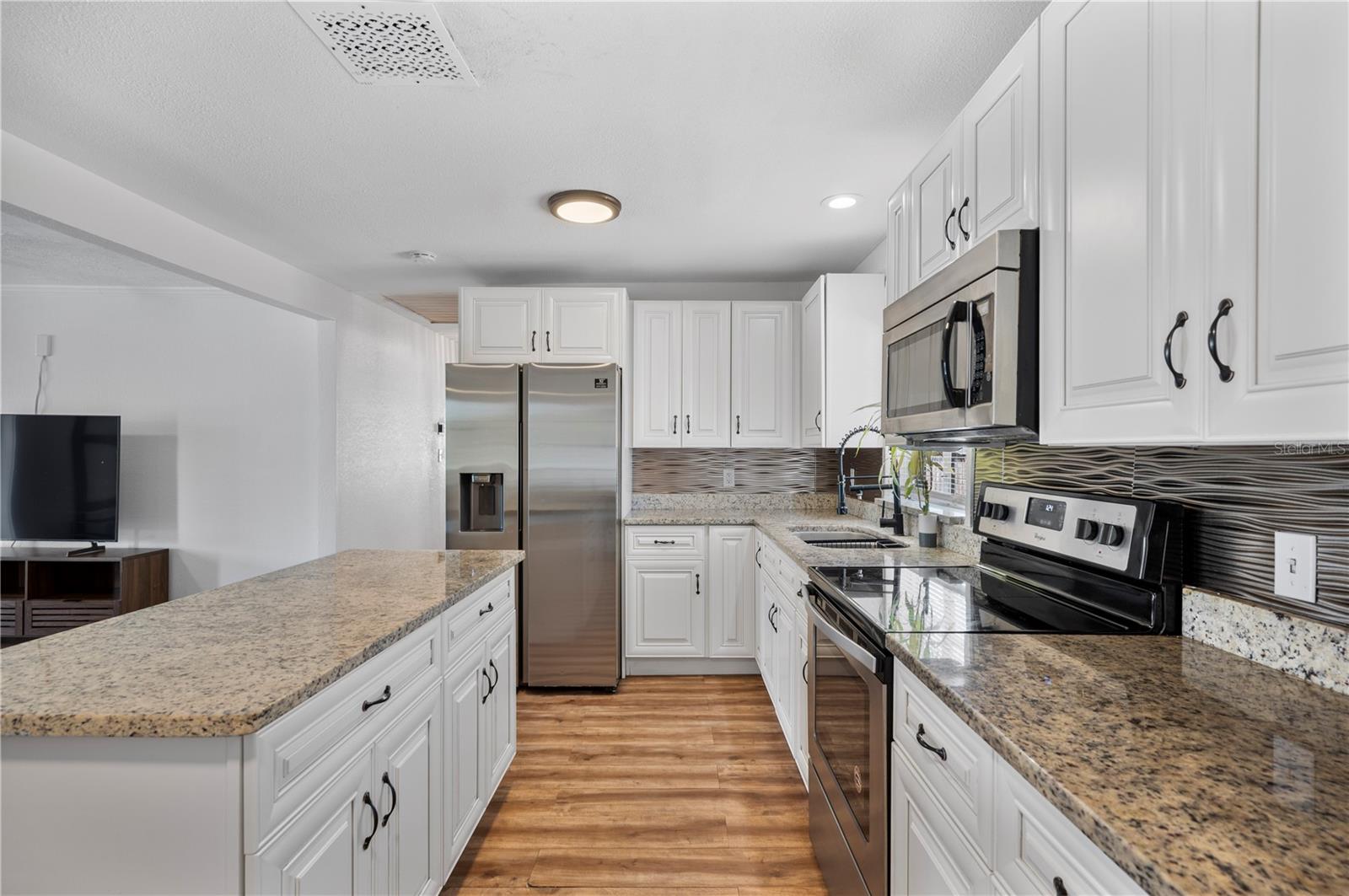 ARIANA HILLS - Residential