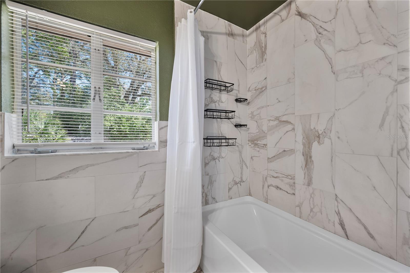 ARIANA HILLS - Residential