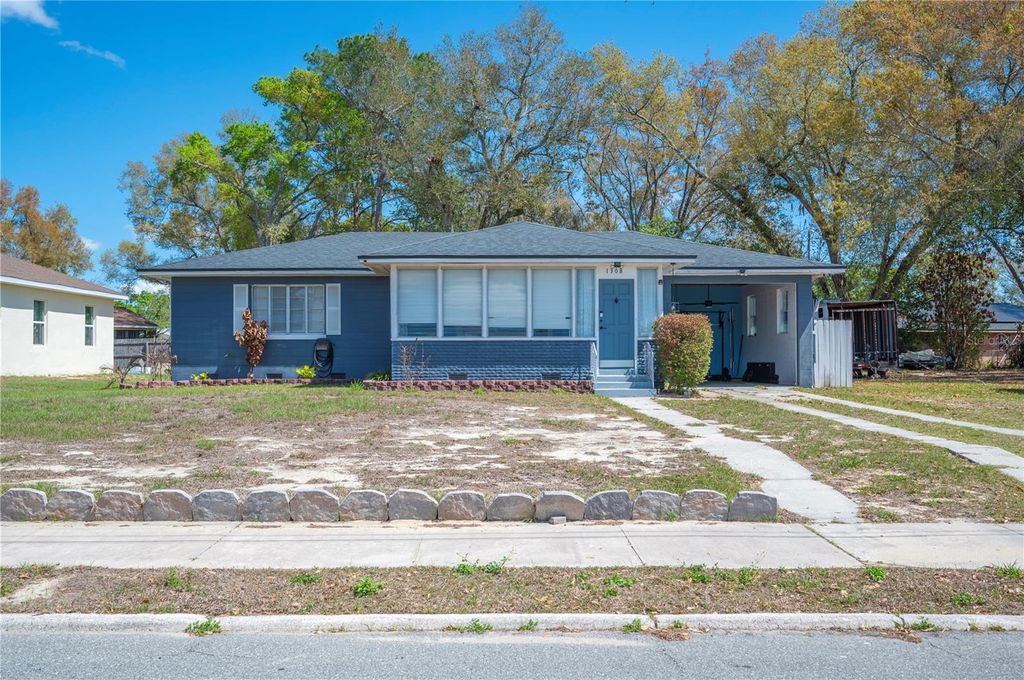 Photo of 1308 Gilliam Drive, Auburndale, FL 33823 (MLS # P4938128)