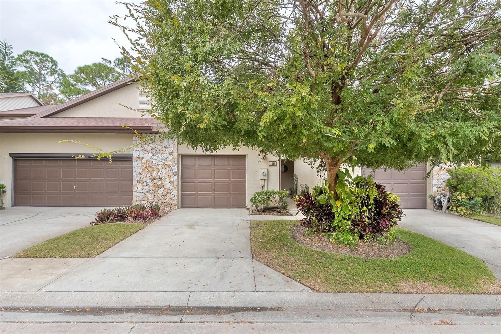 Sunset Pines Twnhms - Residential