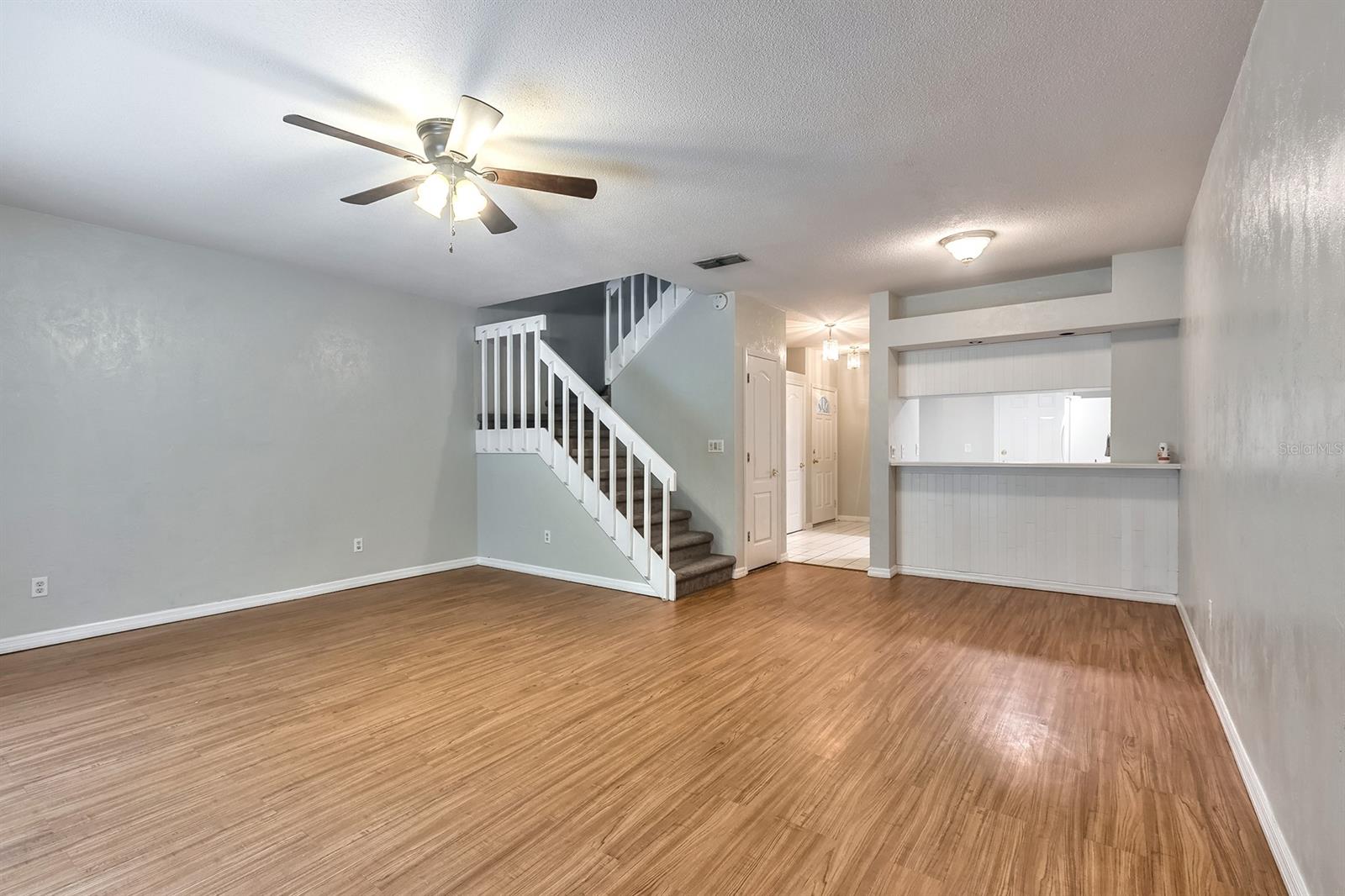 Sunset Pines Twnhms - Residential