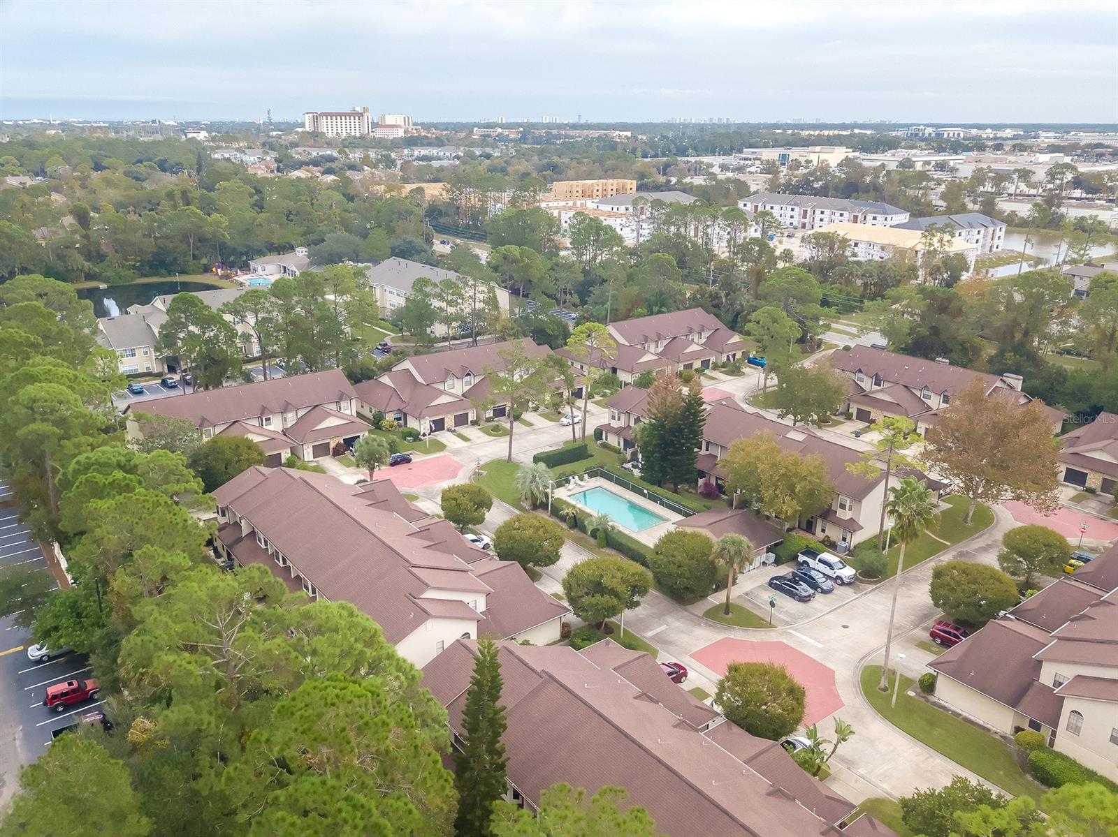 Sunset Pines Twnhms - Residential