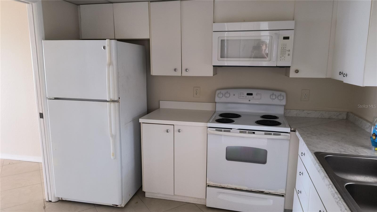 LANDMARK TOWERS - Residential Lease