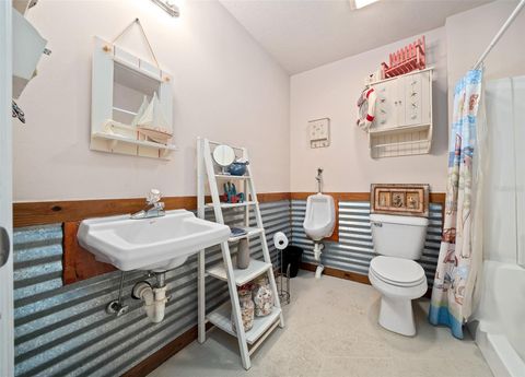 Tiny photo for 2050 NW 18th Street, Crystal River, FL 34428 (MLS # OM721353)