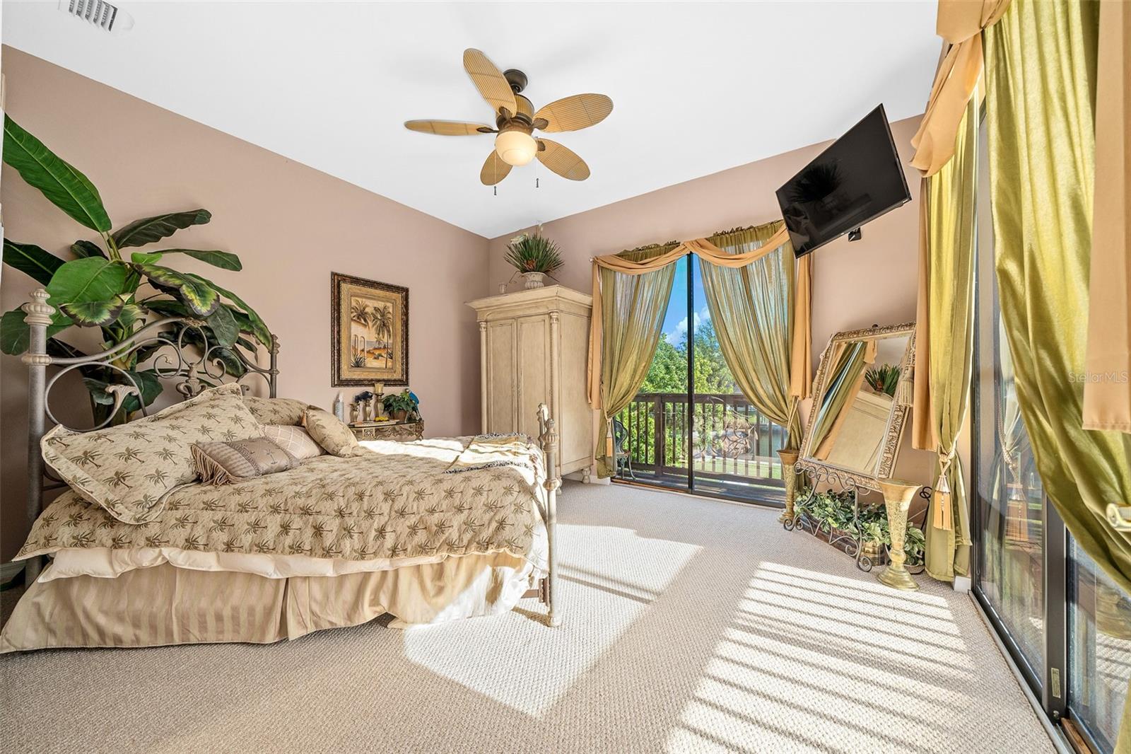 WOODLAND ESTATES - Residential