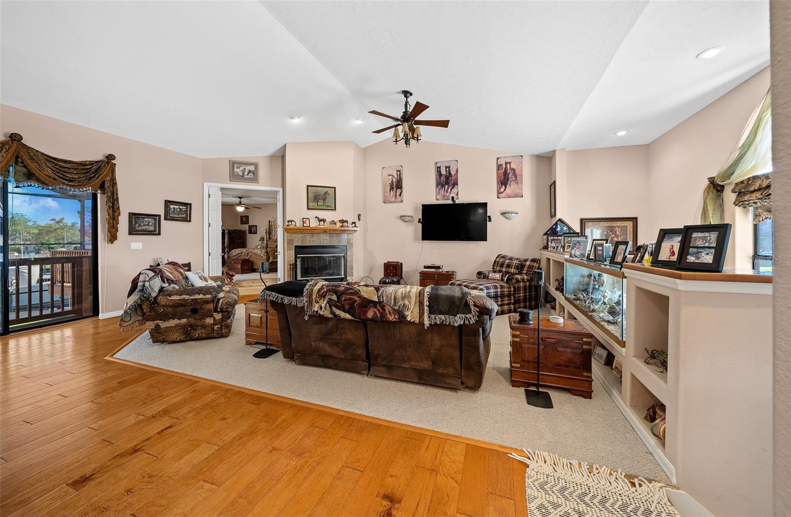 WOODLAND ESTATES - Residential