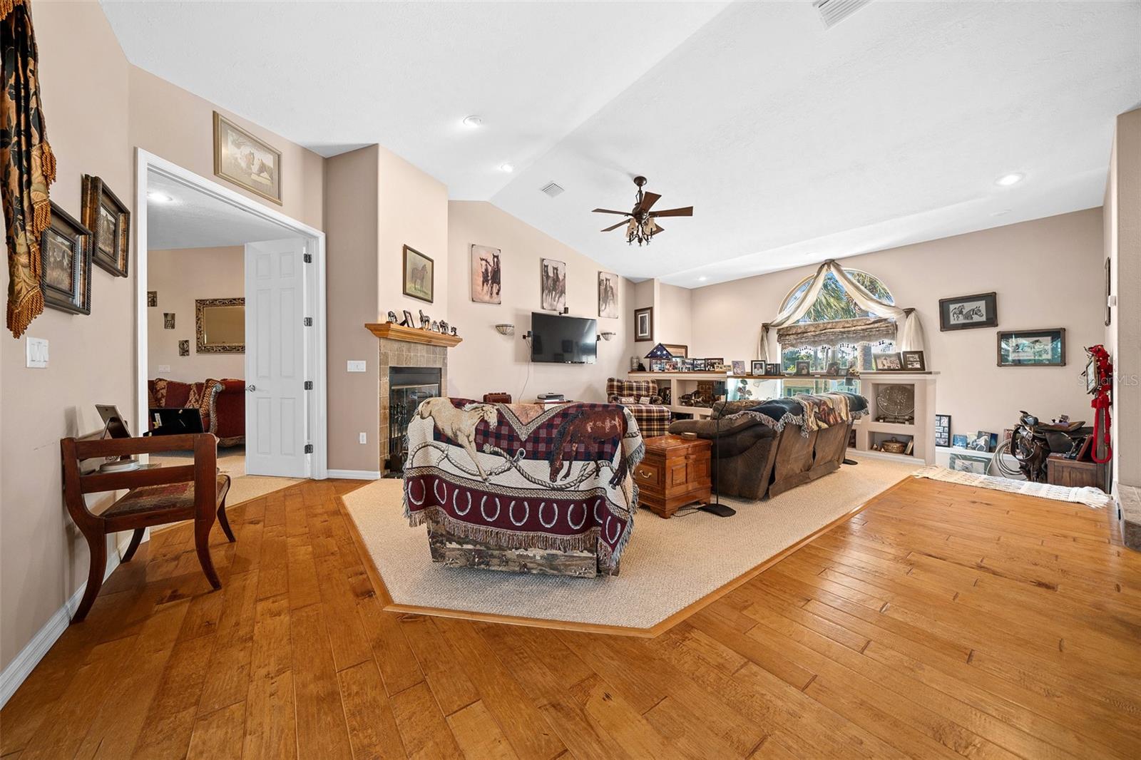 WOODLAND ESTATES - Residential