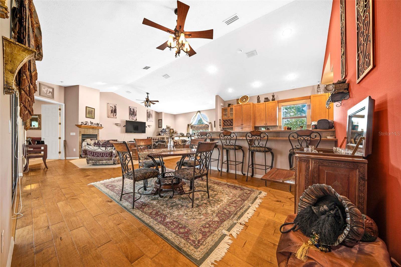 WOODLAND ESTATES - Residential