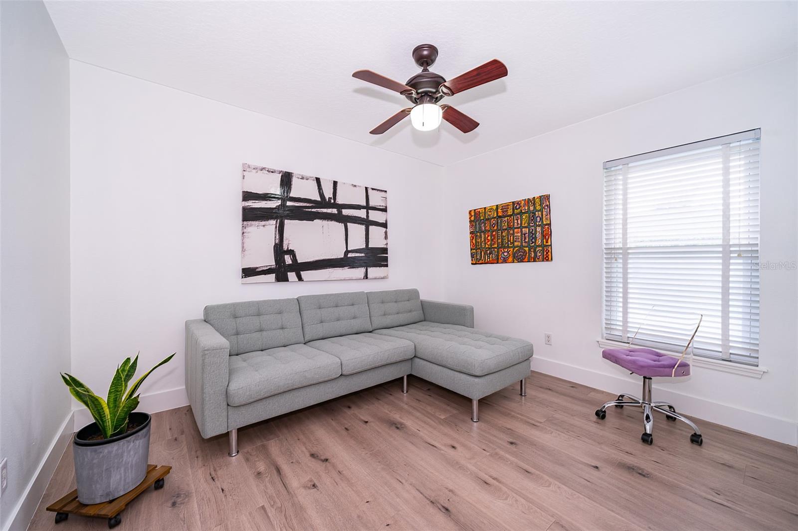 SUNSET LAKES - Residential