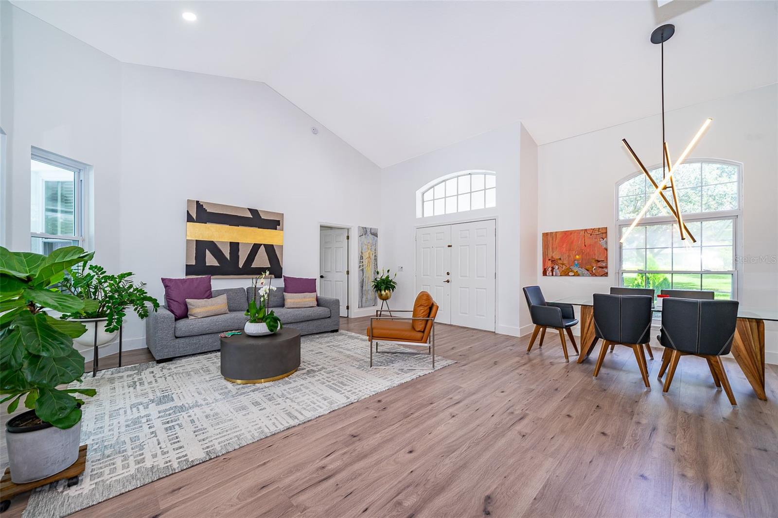 SUNSET LAKES - Residential