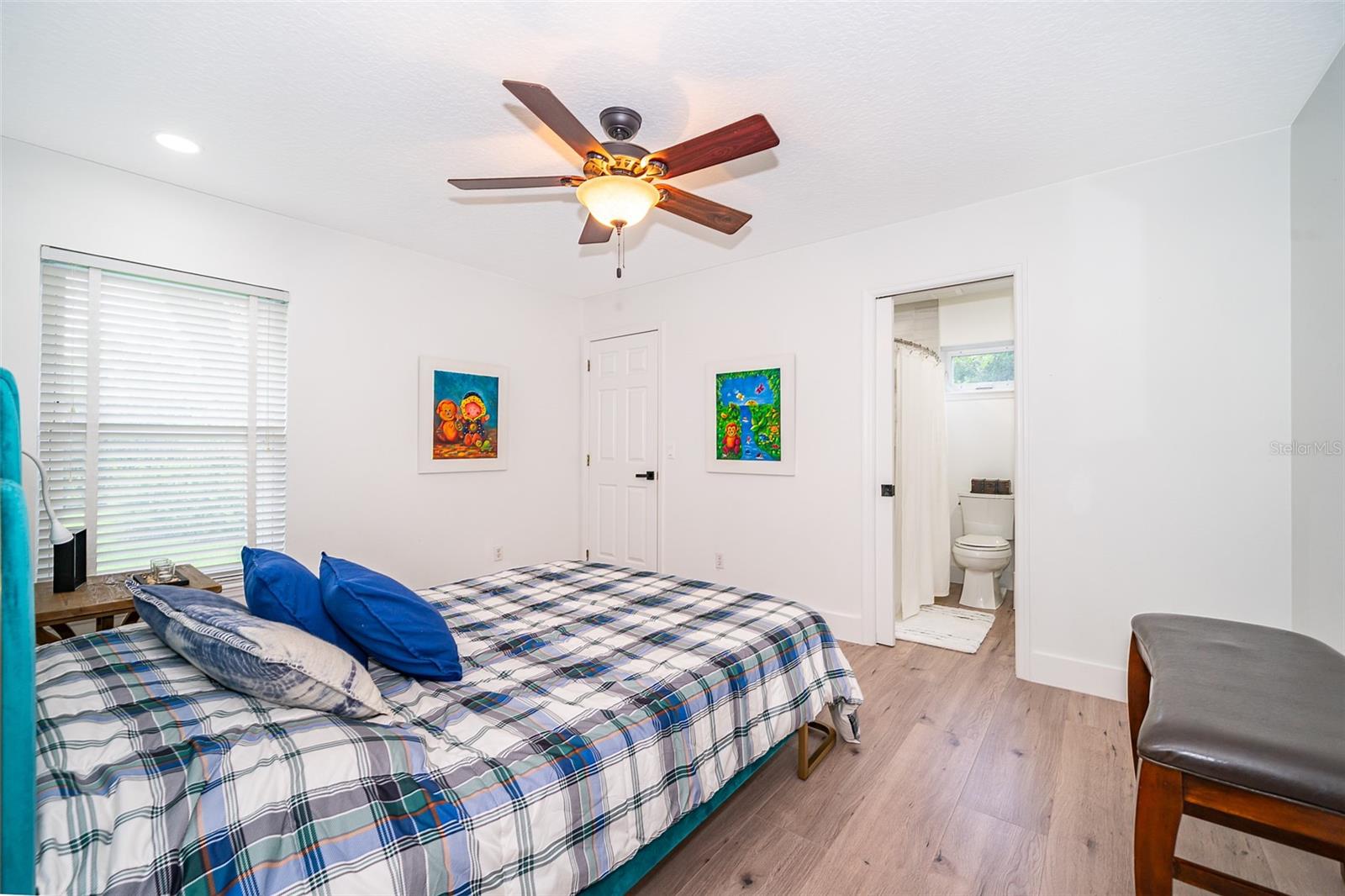 SUNSET LAKES - Residential