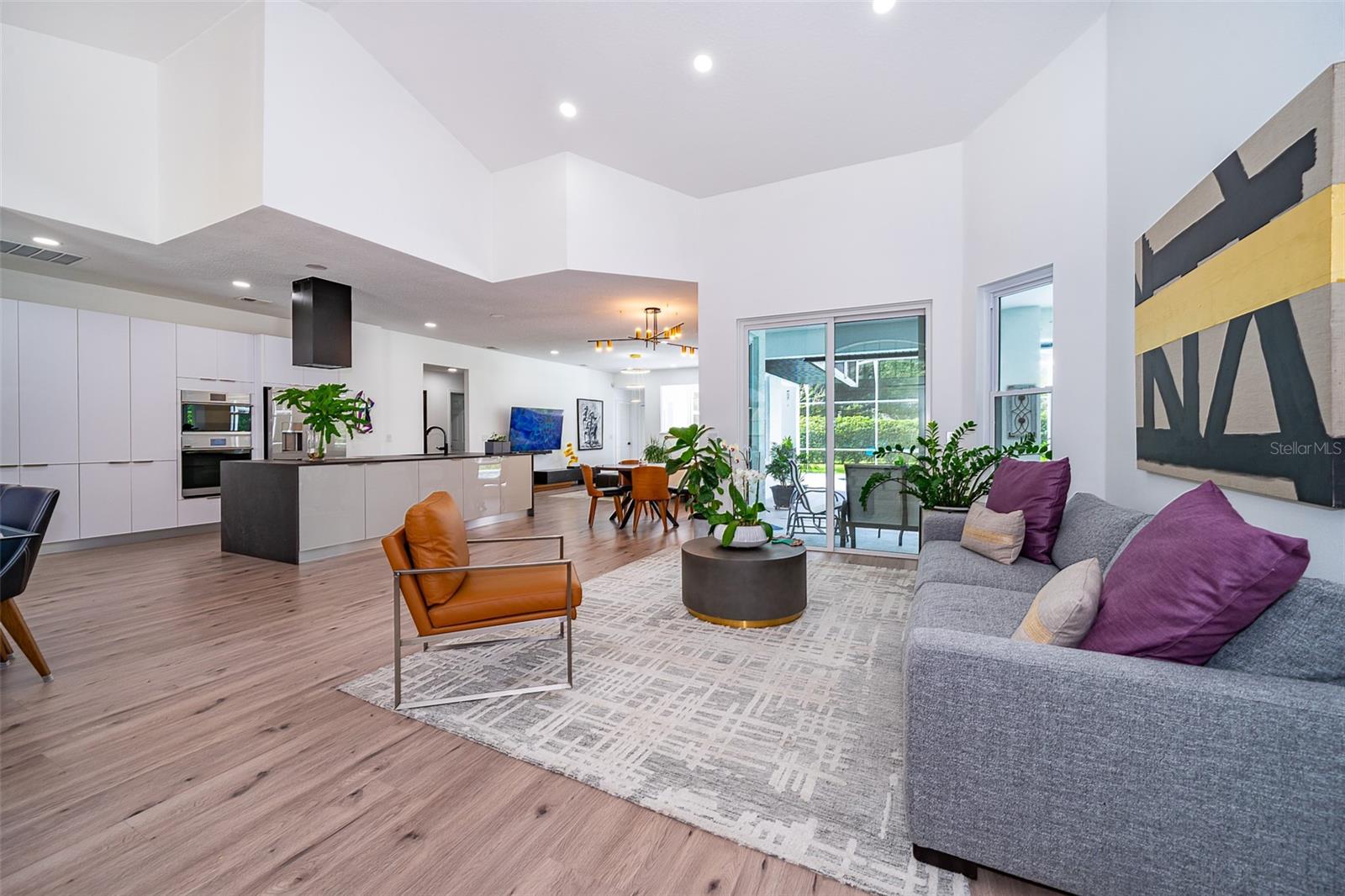 SUNSET LAKES - Residential