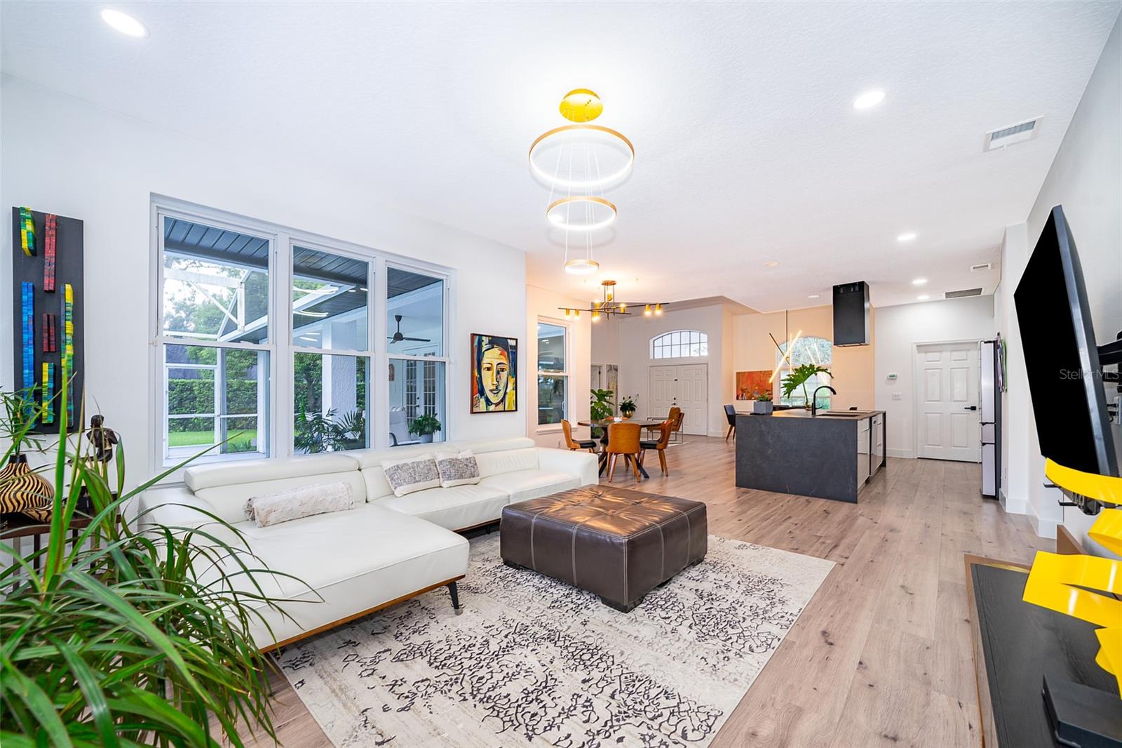 SUNSET LAKES - Residential