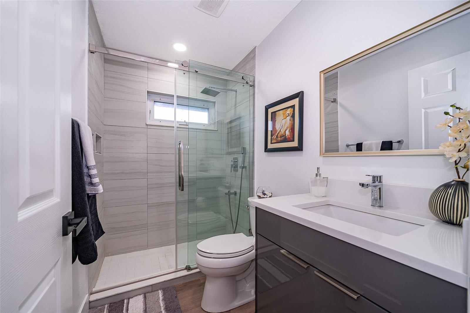 SUNSET LAKES - Residential