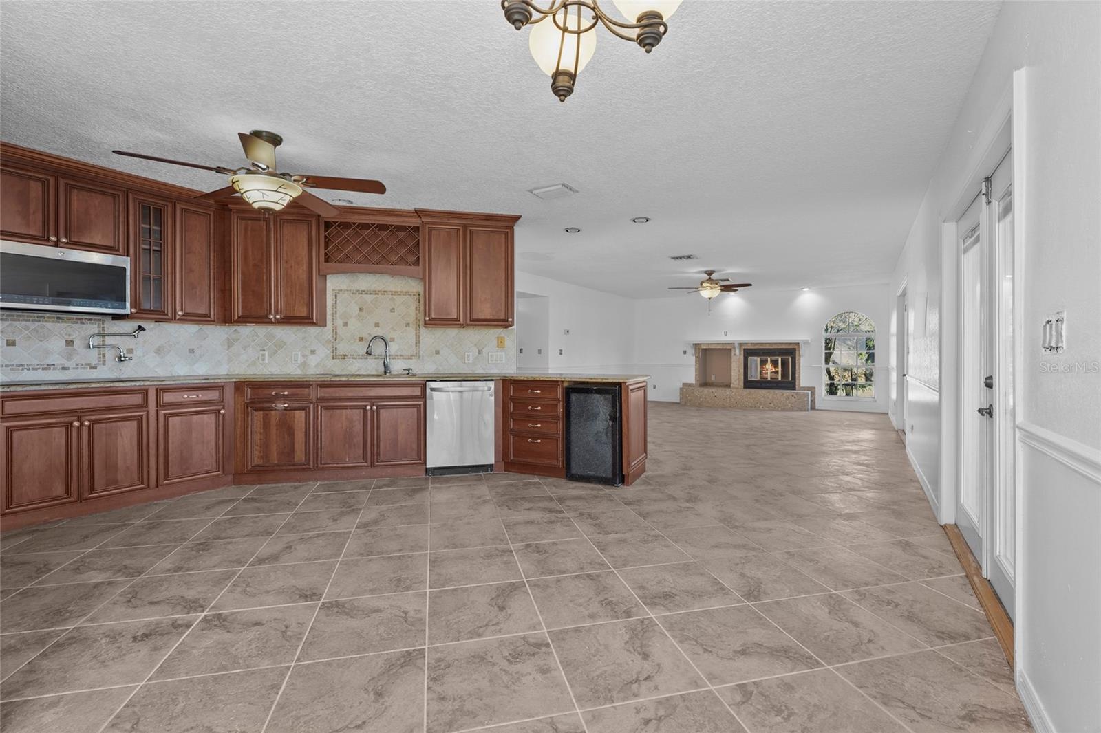 23240 FULLERTON AVENUE