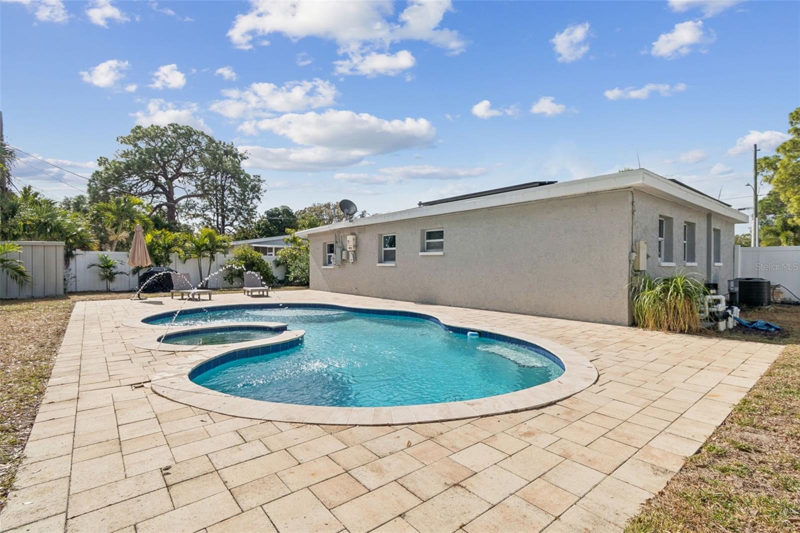 MEADOW LAWN 11TH ADD - Residential