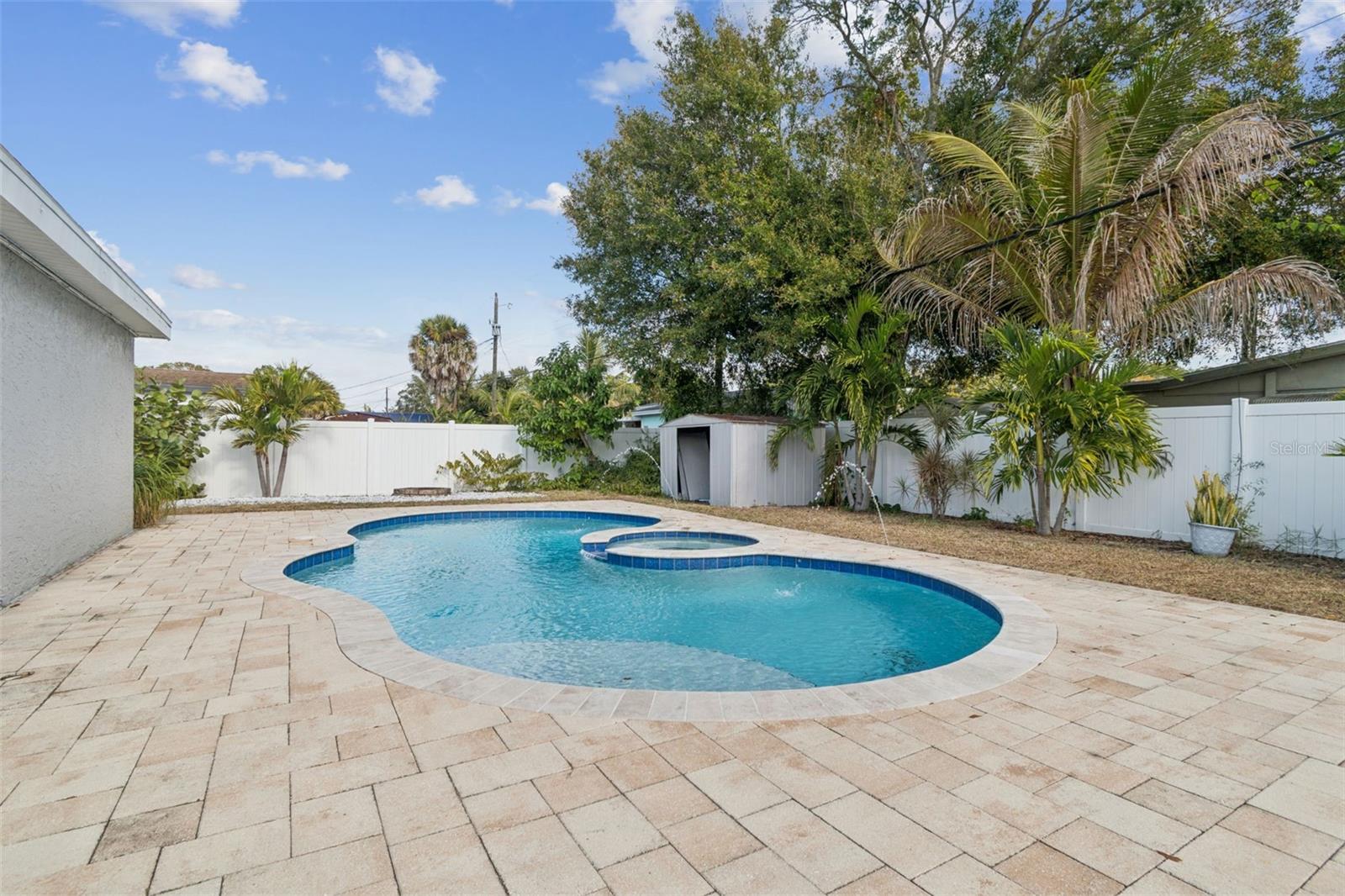 MEADOW LAWN 11TH ADD - Residential