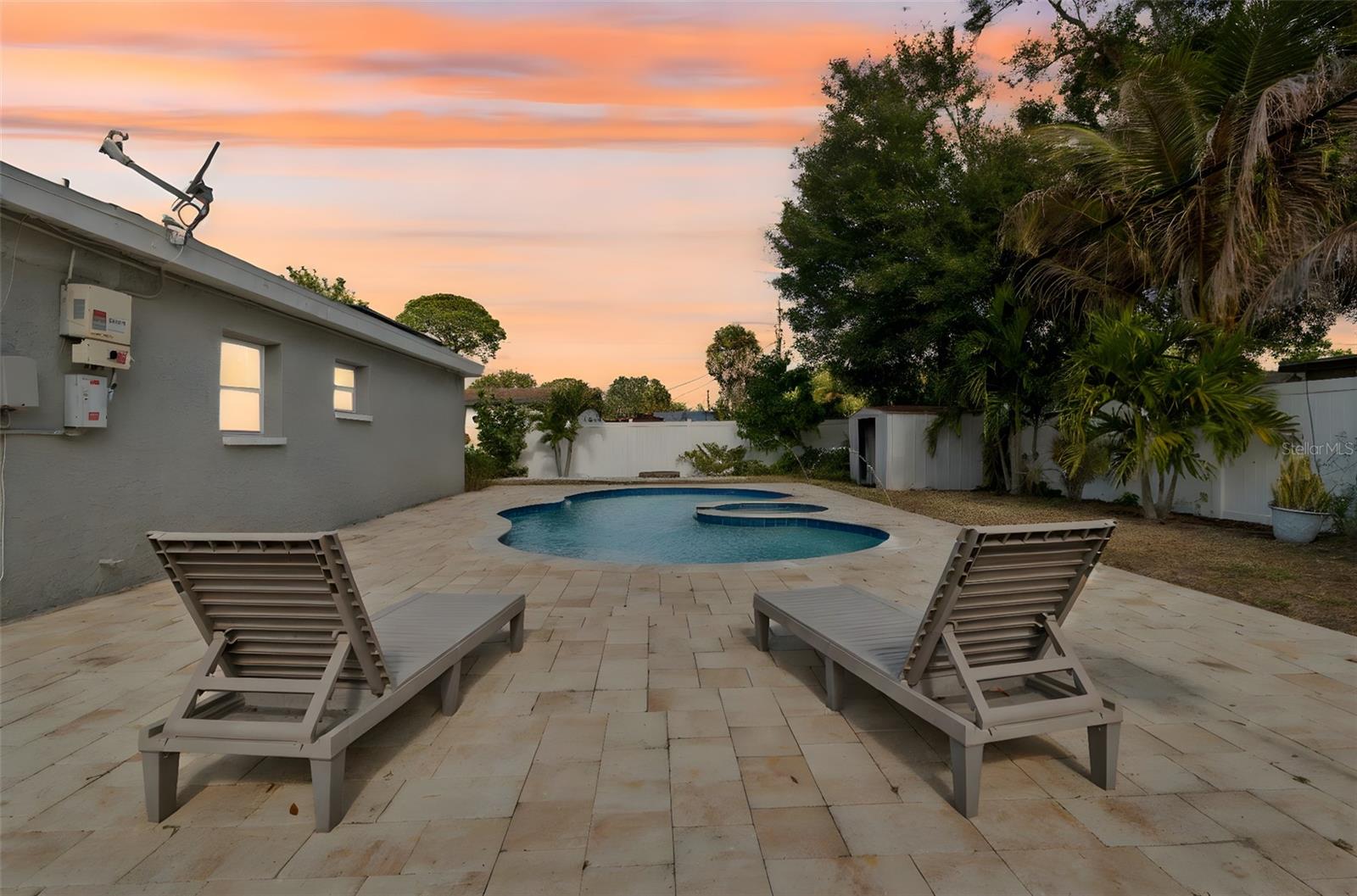 MEADOW LAWN 11TH ADD - Residential