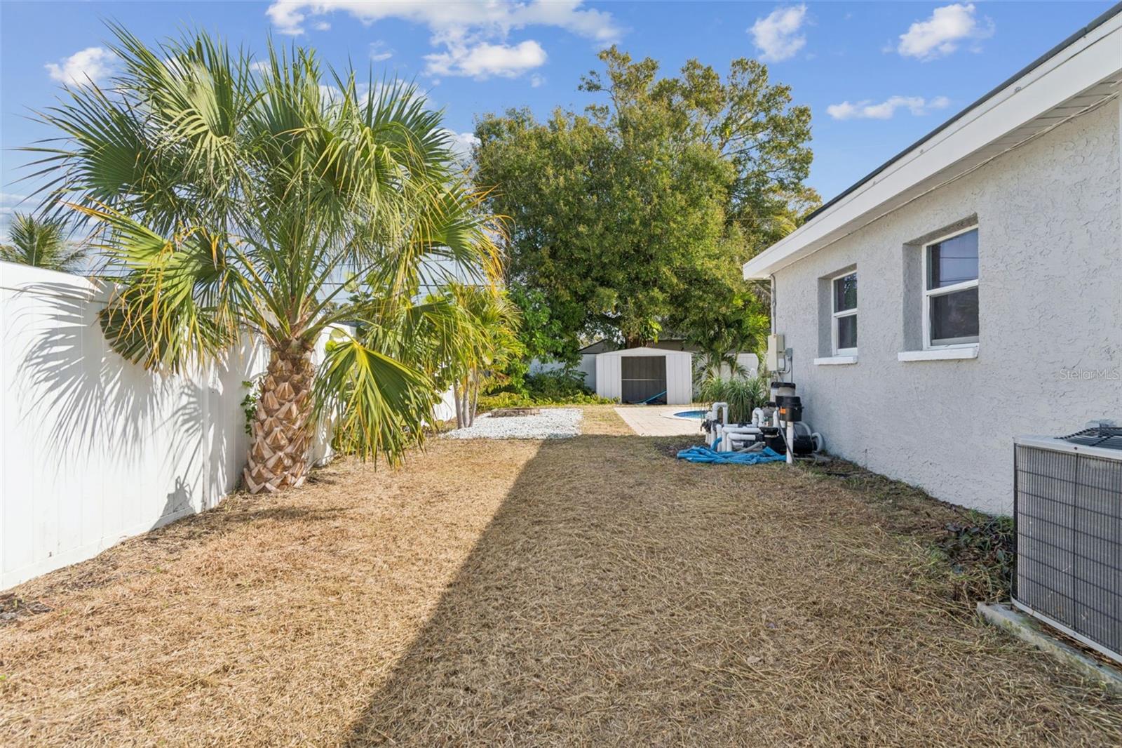 MEADOW LAWN 11TH ADD - Residential