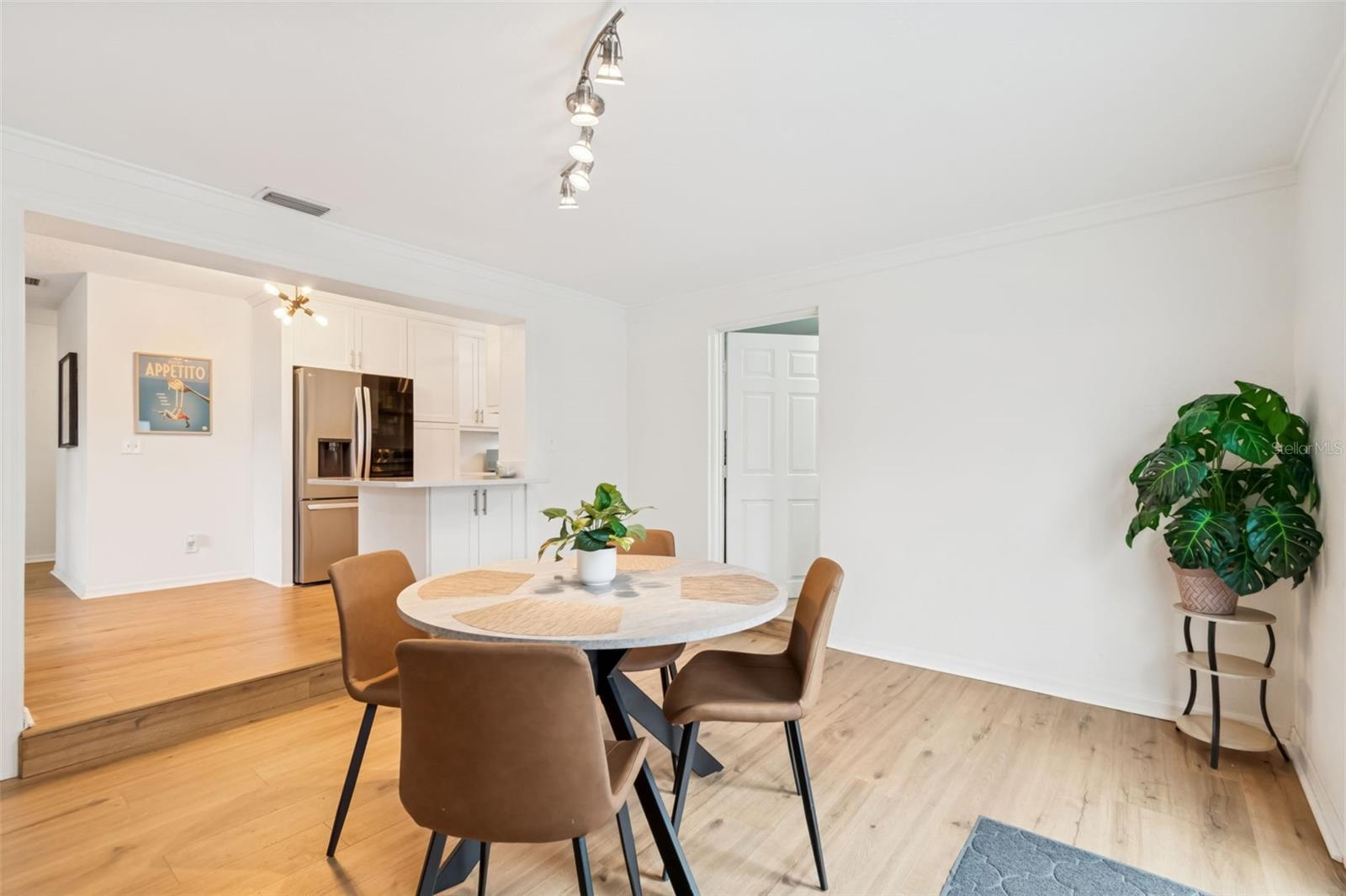 MEADOW LAWN 11TH ADD - Residential