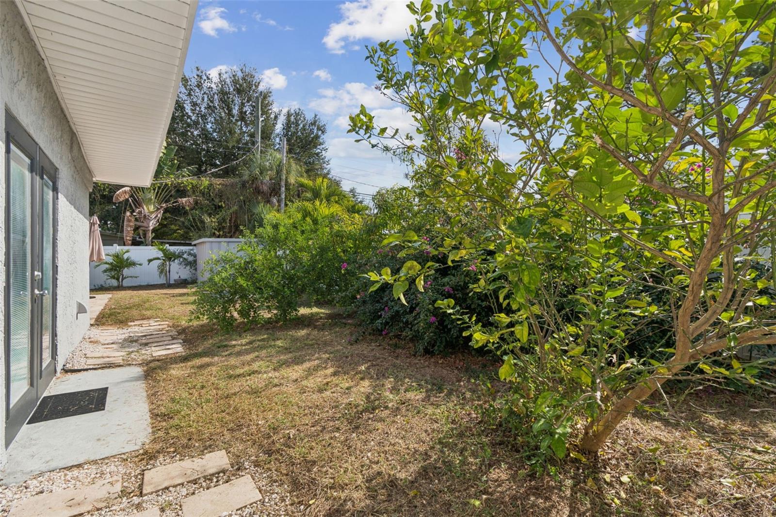 MEADOW LAWN 11TH ADD - Residential