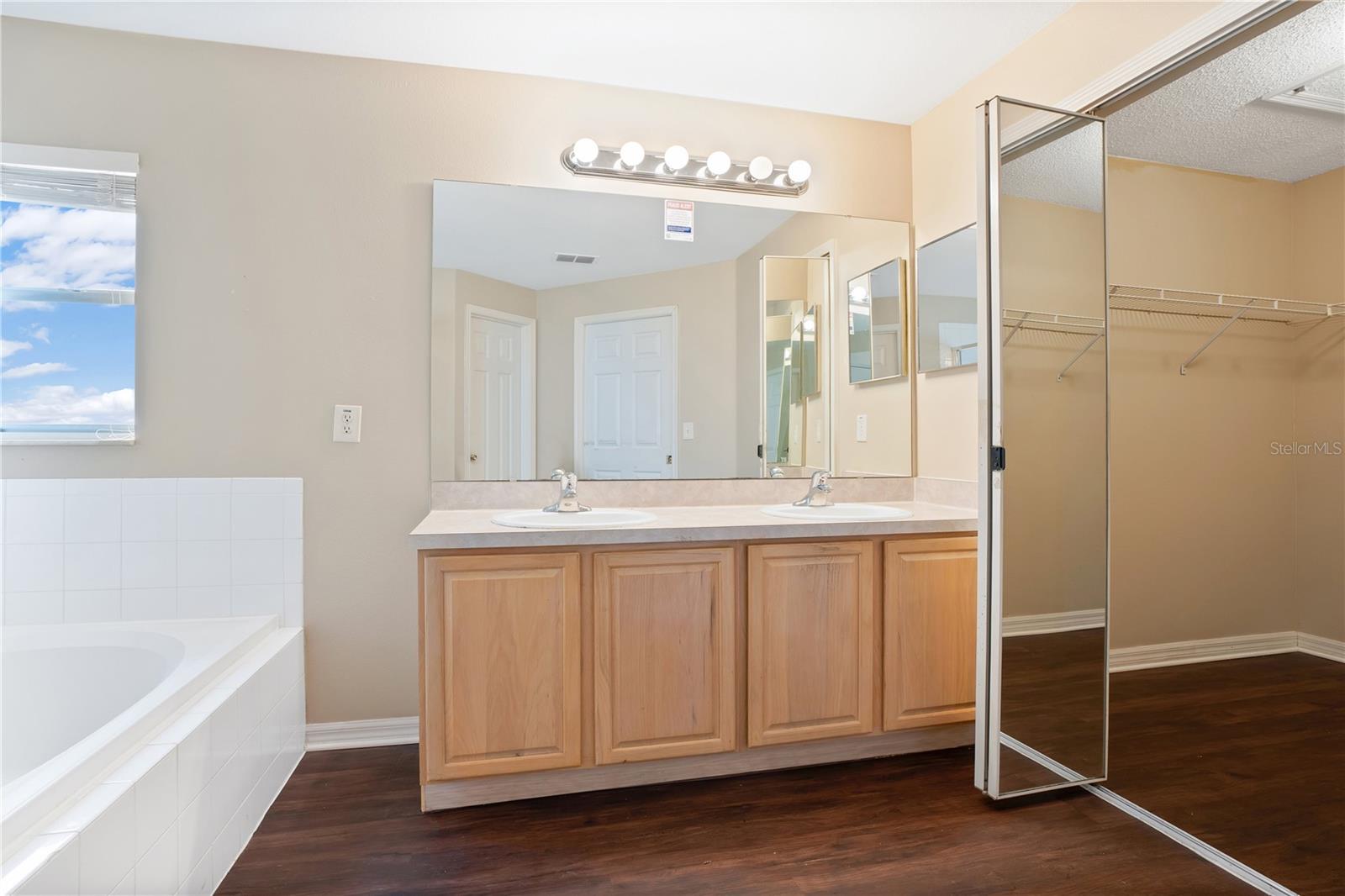 MAGNOLIA OAKS RIDGE - Residential