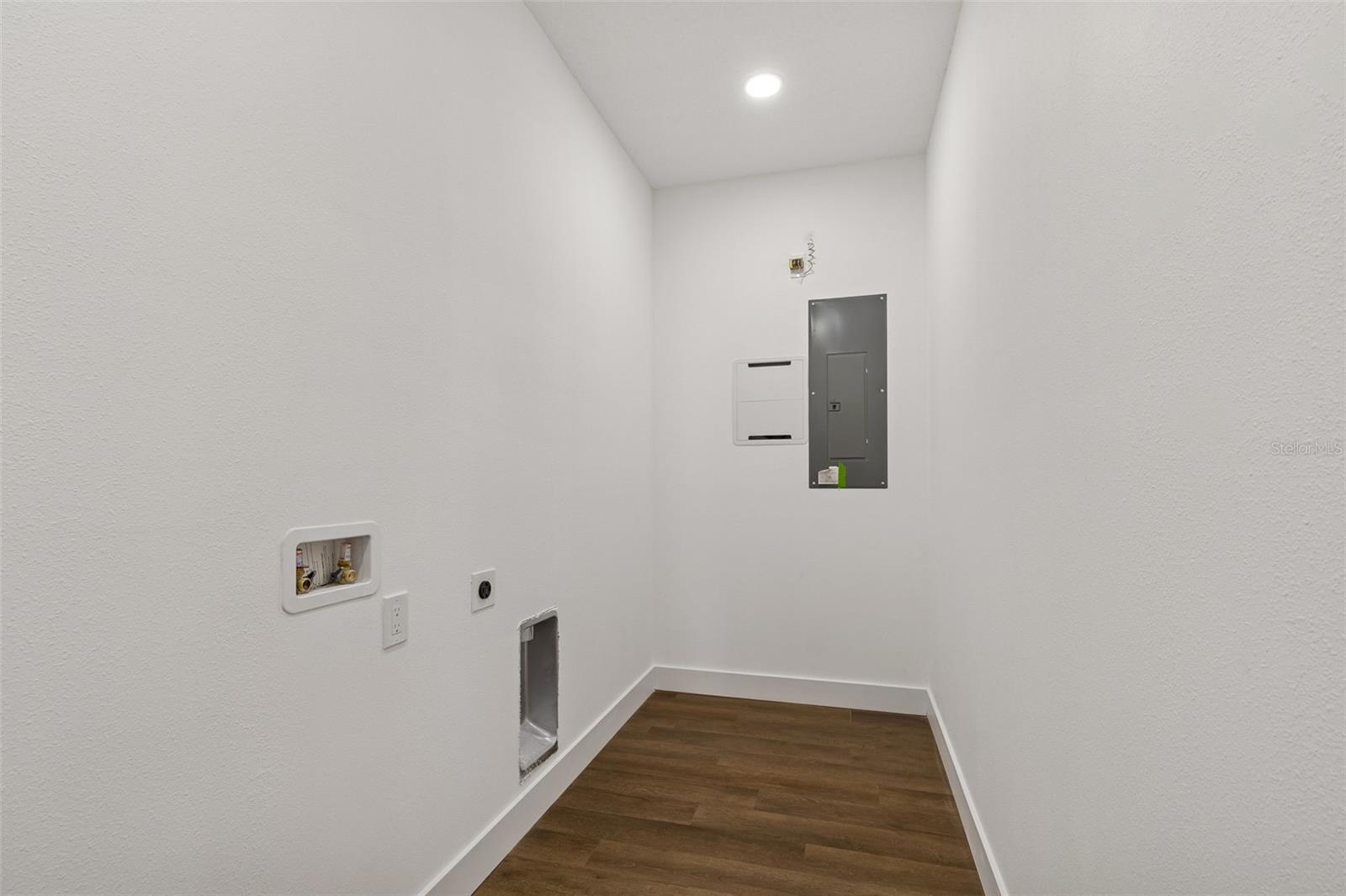 BAYNARD LEE JR 2 - Residential