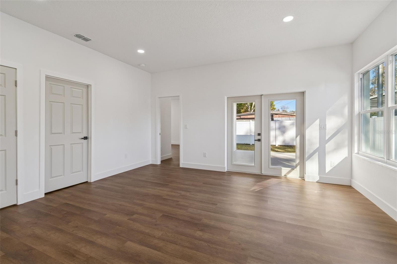 BAYNARD LEE JR 2 - Residential