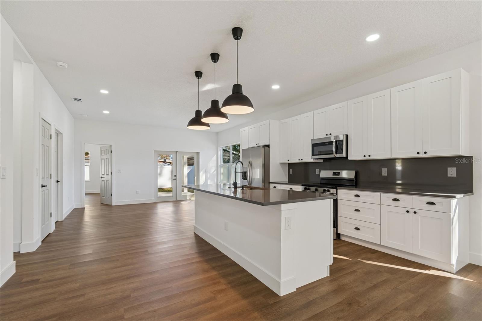 BAYNARD LEE JR 2 - Residential