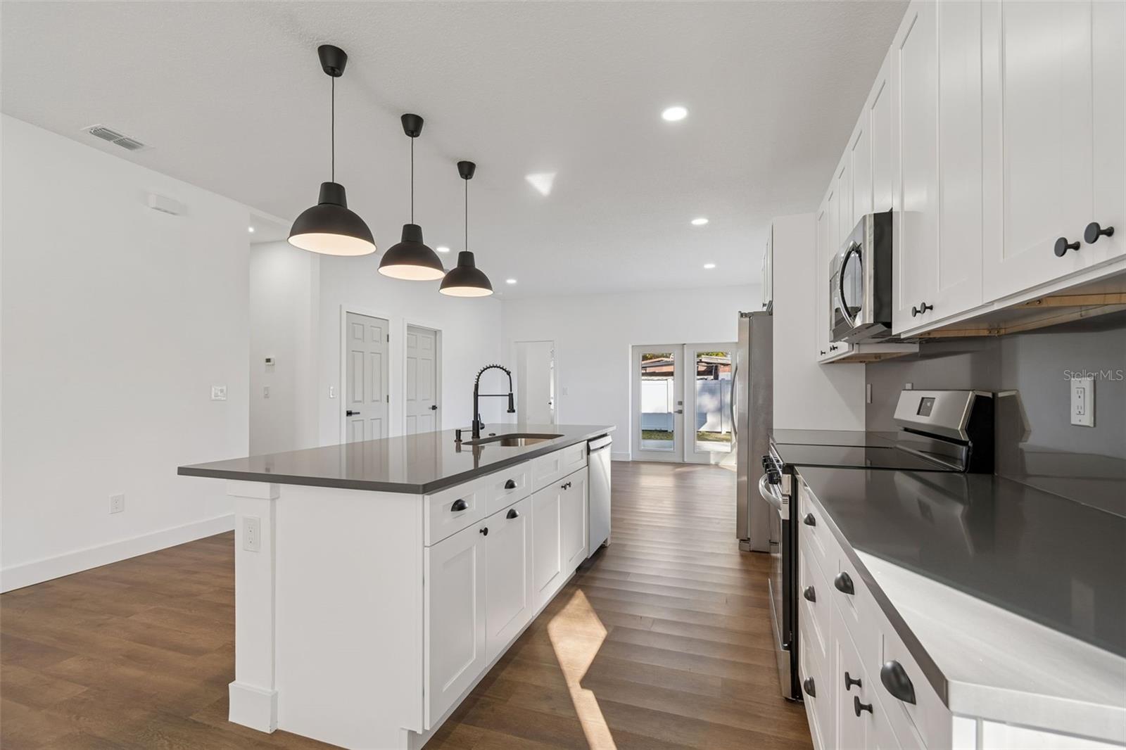 BAYNARD LEE JR 2 - Residential