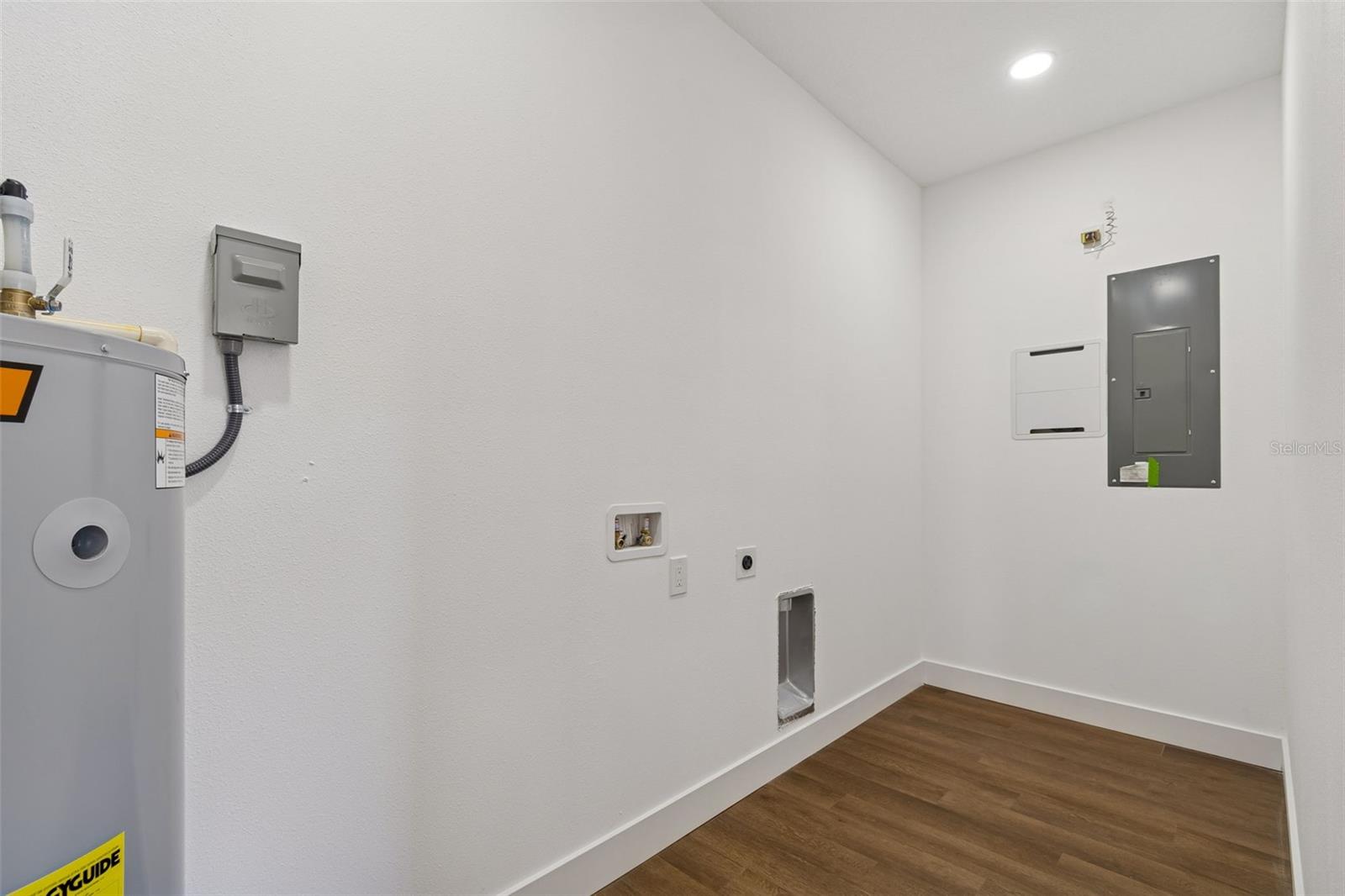 BAYNARD LEE JR 2 - Residential