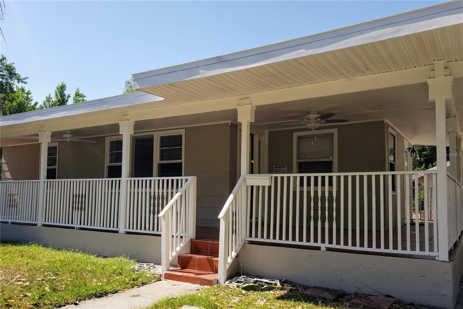 Charming 2 bedroom/ 1 bath home near downtown. Home features wrap around porch in the front, wood flooring throughout, kitchen equipped with stove, fridge, and window over the kitchen sink. Detached one car garage. Screened in back porch with plenty of room. Enormous partially fenced in back yard. Close to downtown Orlando, the SODO shopping and dining area, and easy access to I-4.
