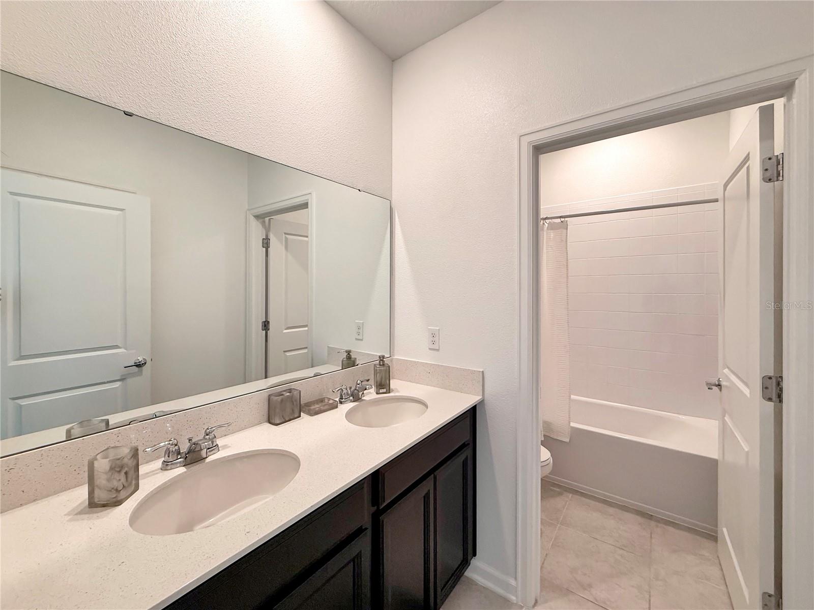OLD HICKORY PH 1 & 2 - Residential Lease