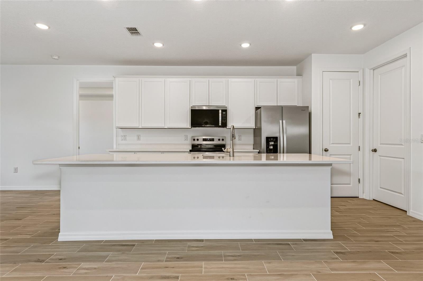74 LA MANCHA DRIVE