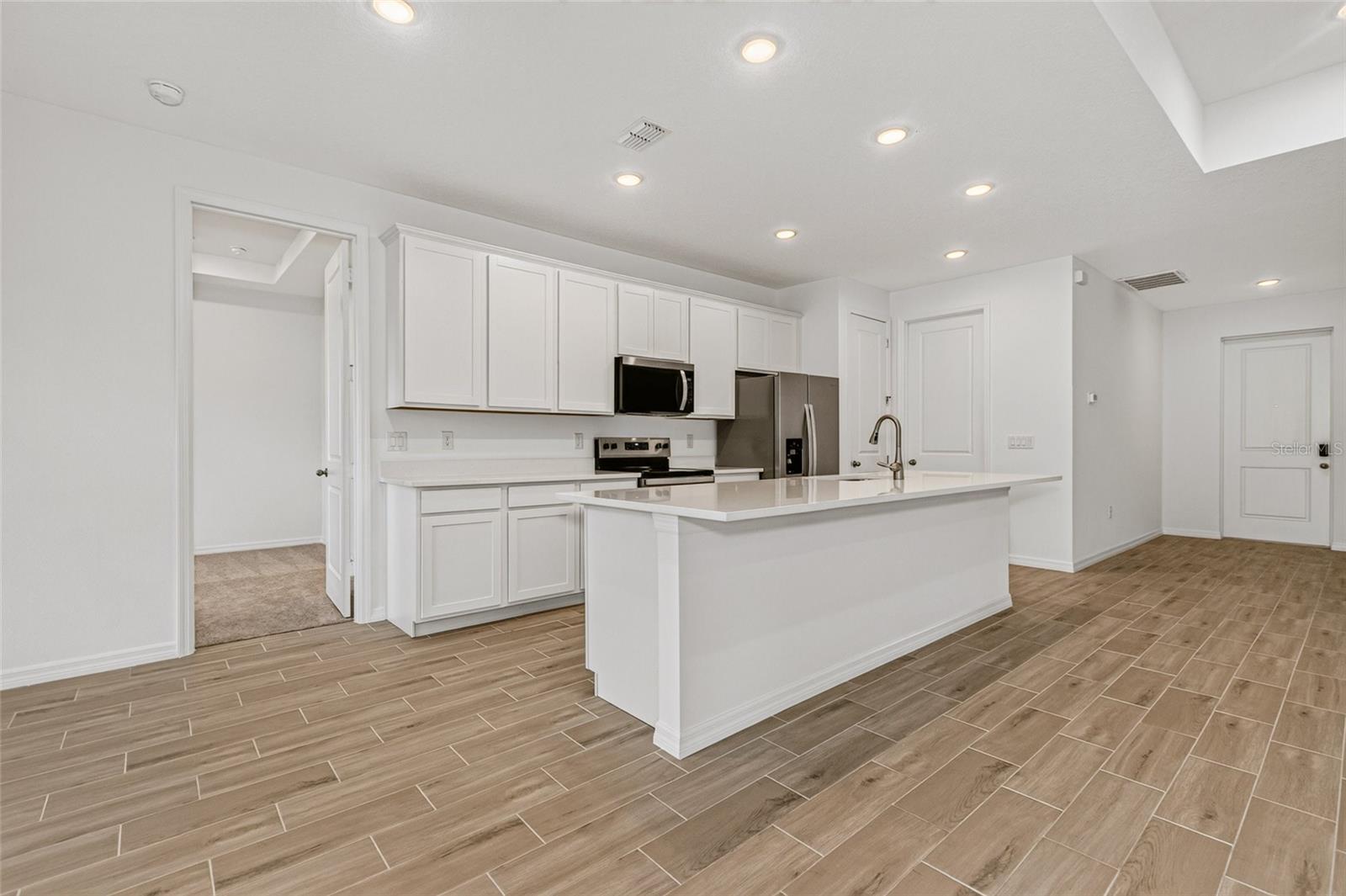 74 LA MANCHA DRIVE