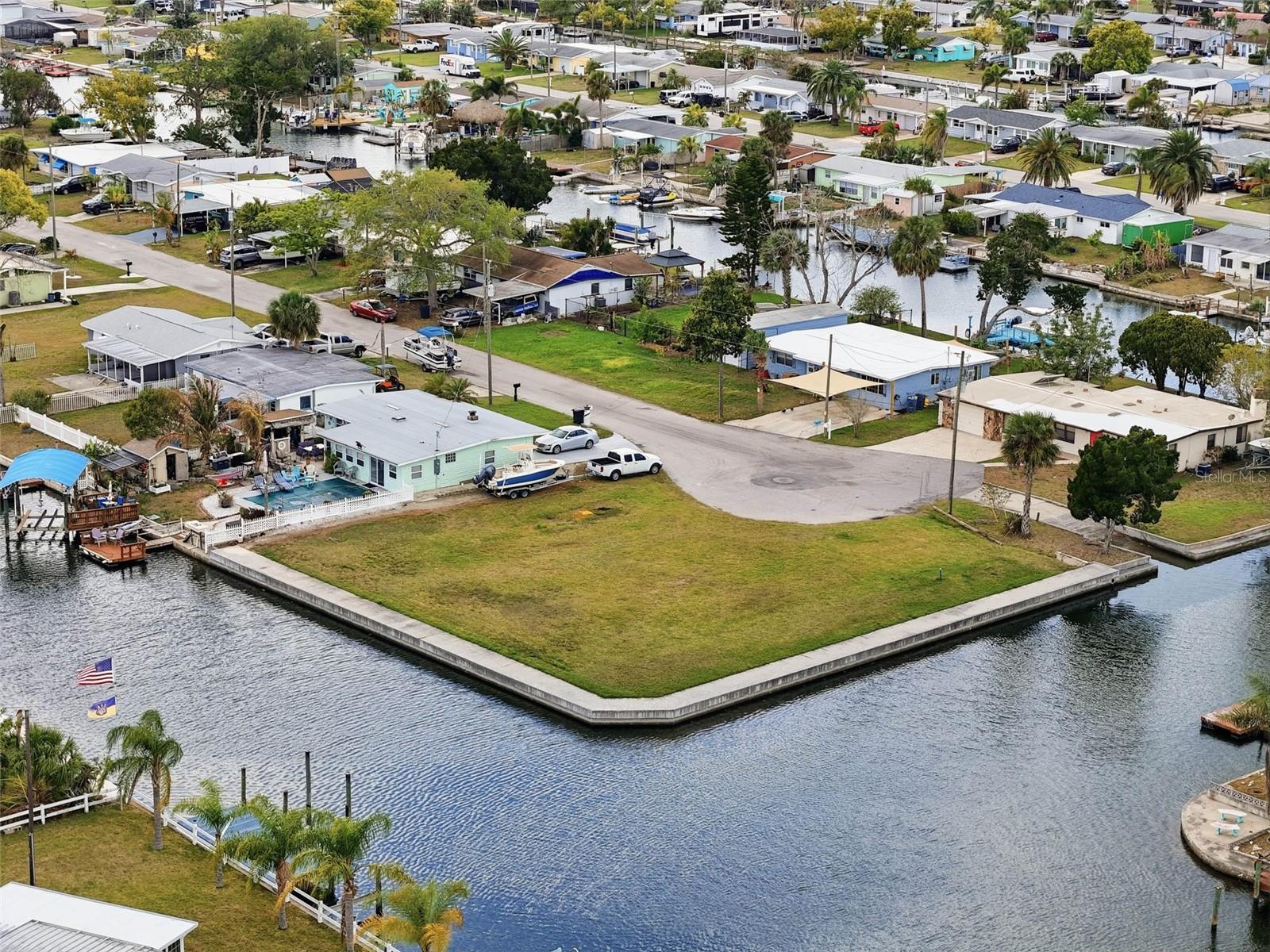 KILLARNEY SHORES TO THE GULF - Land