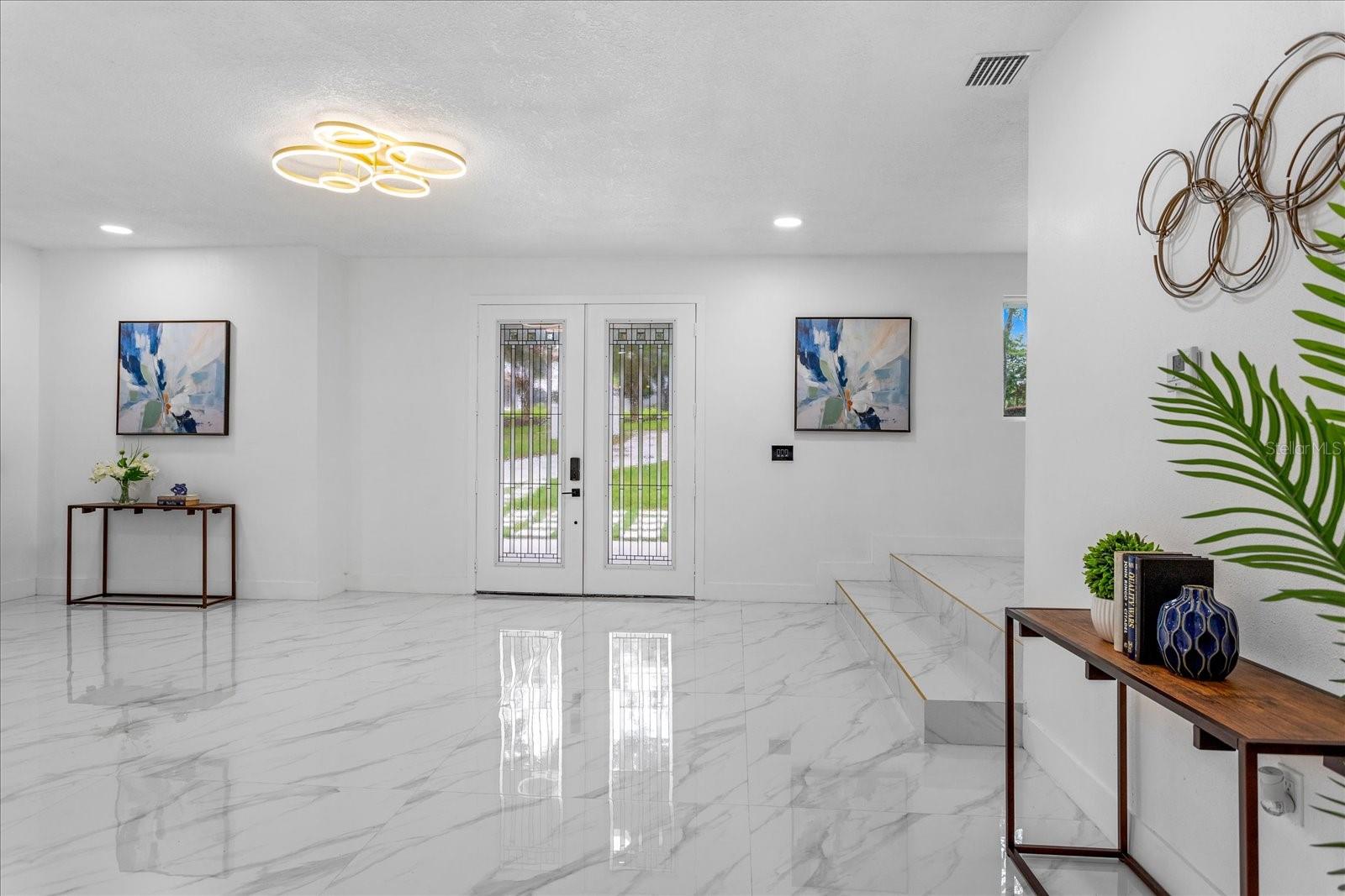 305 SWEETWATER CLUB CIRCLE