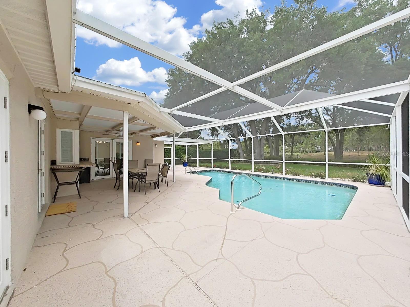FAIRWAY OAKS - Residential