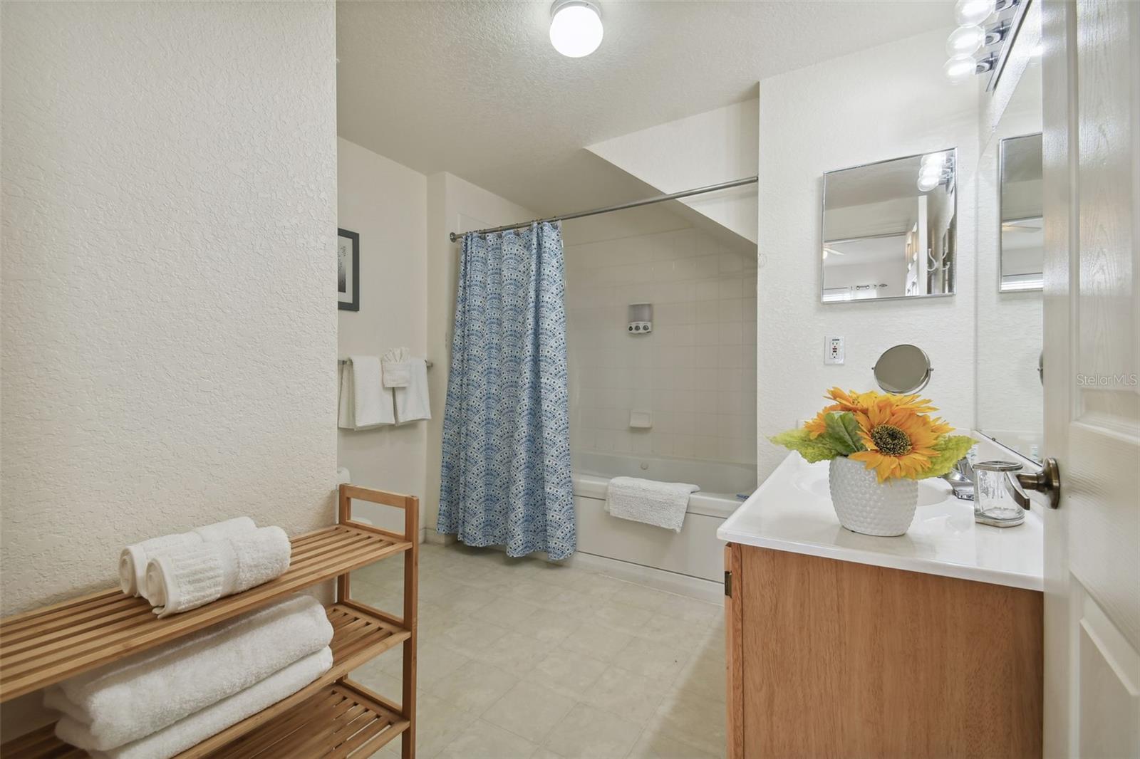 VENETIAN BAY VILLAGE CONDO PH 1 - Residential Lease