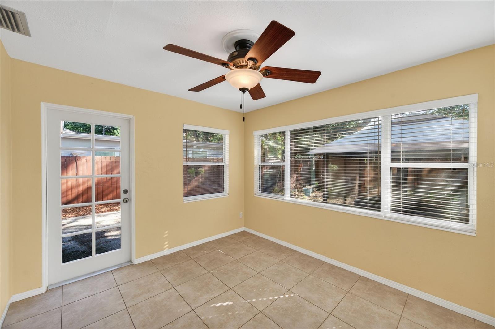 JUNGLE TERRACE SEC A - Residential