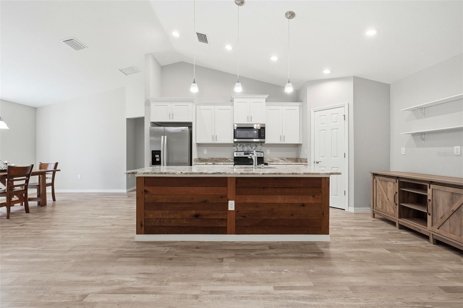 CITRUS SPGS UNIT 03 - Residential